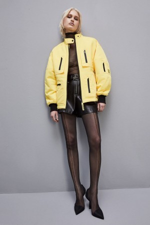 Patrizia Pepe Technical Nylon Over Jacket Gialle | 71WCNISDK